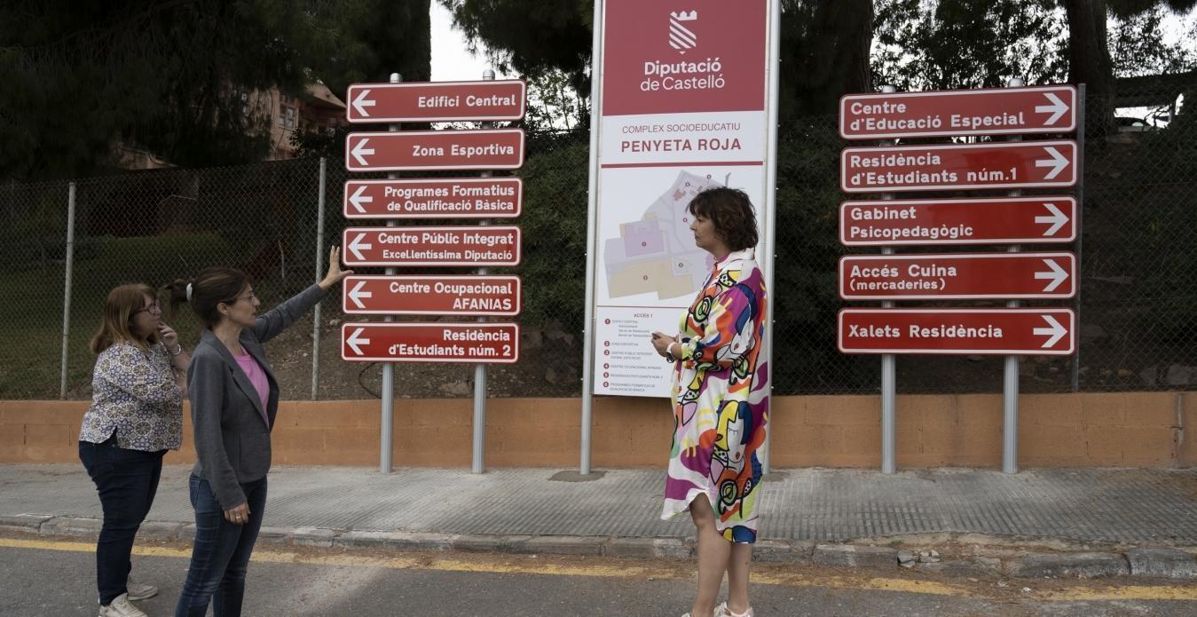 La Diputació de Castelló renova la senyalització de Penyeta Roja amb la incorporació de pictogrames i recupera per a l'alumnat l'Aula Natura amb un jardí sensorial