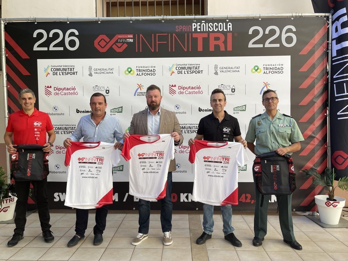 La Diputación de Castellón potencia el deporte en la provincia con la primera edición del Infinitri 226 Triathlon Peñíscola