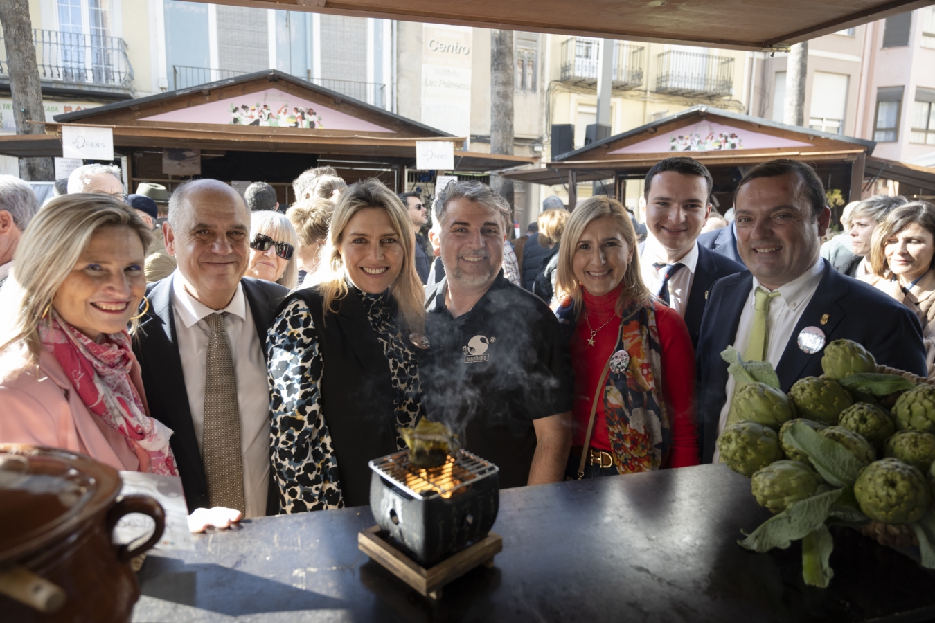 Marta Barrachina refuerza la alianza con el sector de la alcachofa de Benicarló para lograr que la Denominación de Origen pise más fuerte