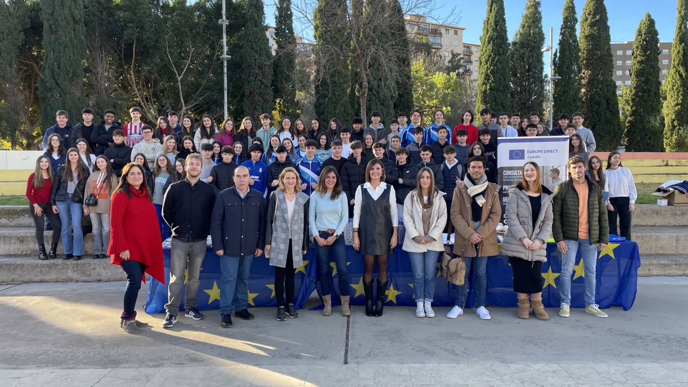 La Diputació de Castelló consciencia als joves sobre la importància de la Unió Europa a través d'una emocionant gimcana