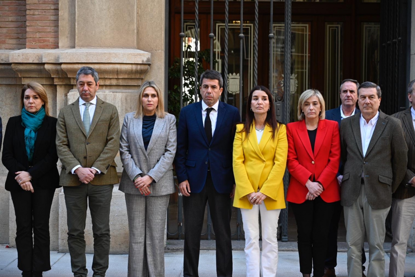 La Diputació de Castelló guarda un minut de silenci per les víctimes de l'incendi de la Vila Joiosa