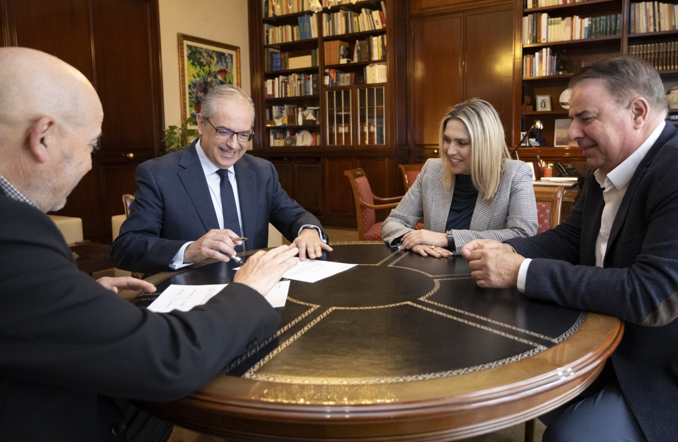 Marta Barrachina presidix la presa de possessió del nou Director de Bon Govern i Administració