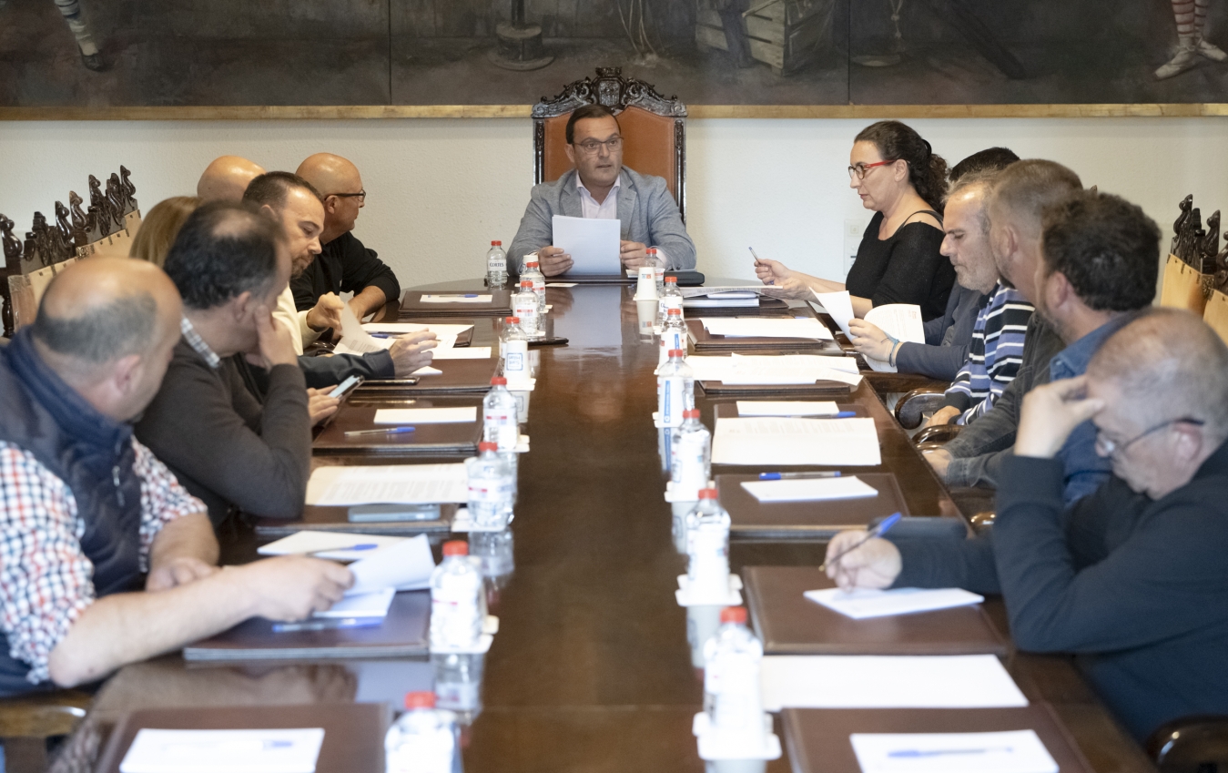 La Diputación de Castellón presenta a las cofradías de la provincia las bases que regirán las ayudas dirigidas al sector para lograr una mejor eficacia y eficiencia