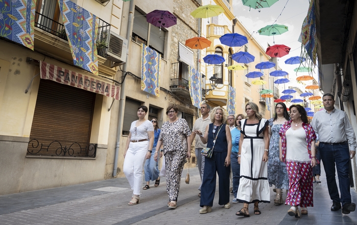 Marta Barrachina comparteix al costat dels veïns de Cabanes les Festes de l'Aigua en la celebració del Centenari de la Font del Bon Succés
