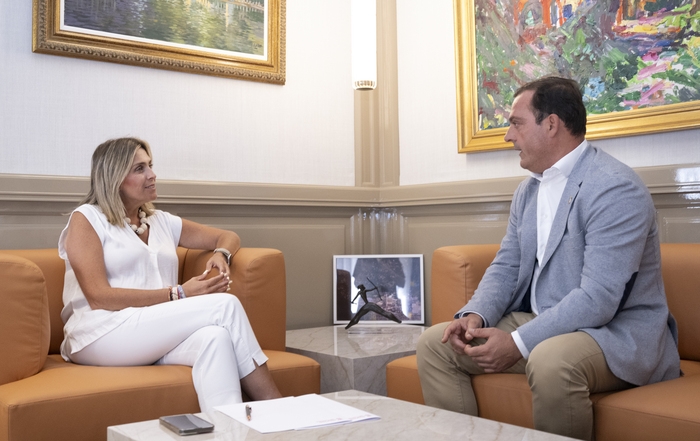La Diputación invertirá más de medio millón de euros en la instalación de señales inteligentes en los 40 puertos de montaña para convertir a Castellón en una provincia puntera en cicloturismo