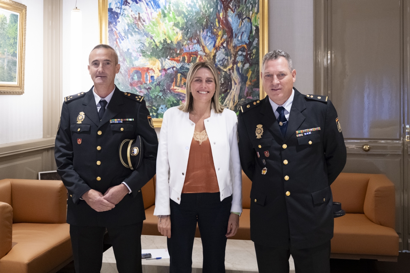 Marta Barrachina se reúne con el jefe provincial de la Unidad de la Policía Nacional adscrita a la Comunitat