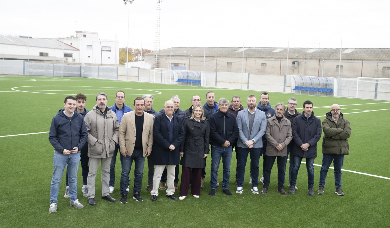 La Diputación de Castellón impulsa el deporte base en la provincia con una inversión de 600.000 euros que ha hecho realidad el nuevo campo de fútbol municipal de Benicarló   