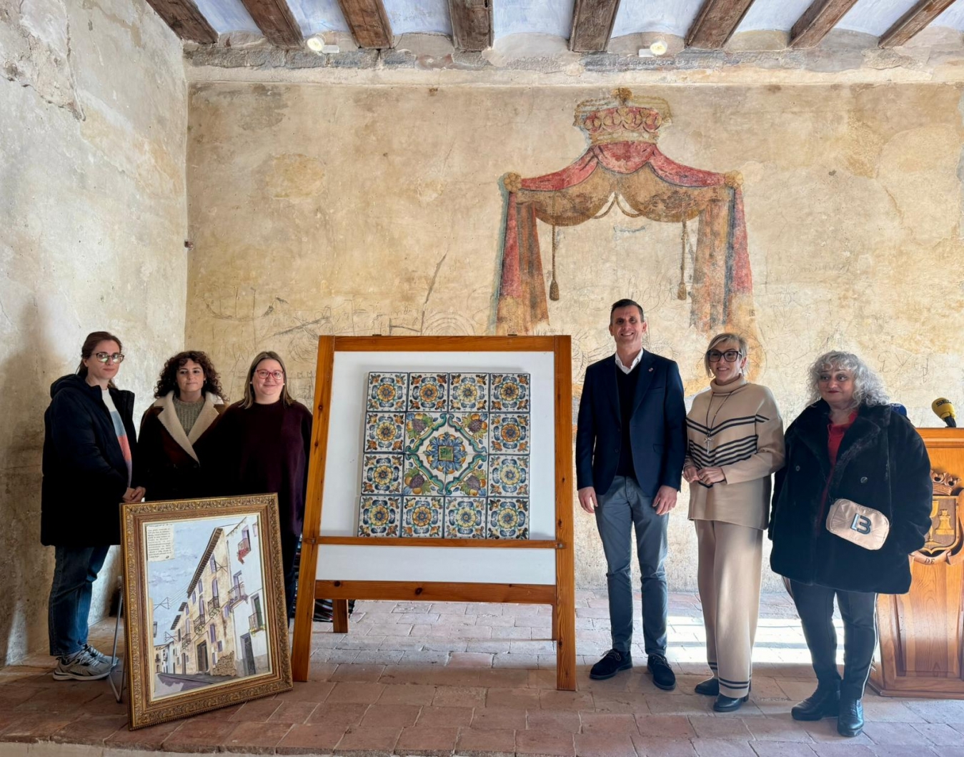 La Diputación de Castellón pone en valor el rico patrimonio histórico de Càlig con la restauración del panel cerámico del Palau dels Vallterra