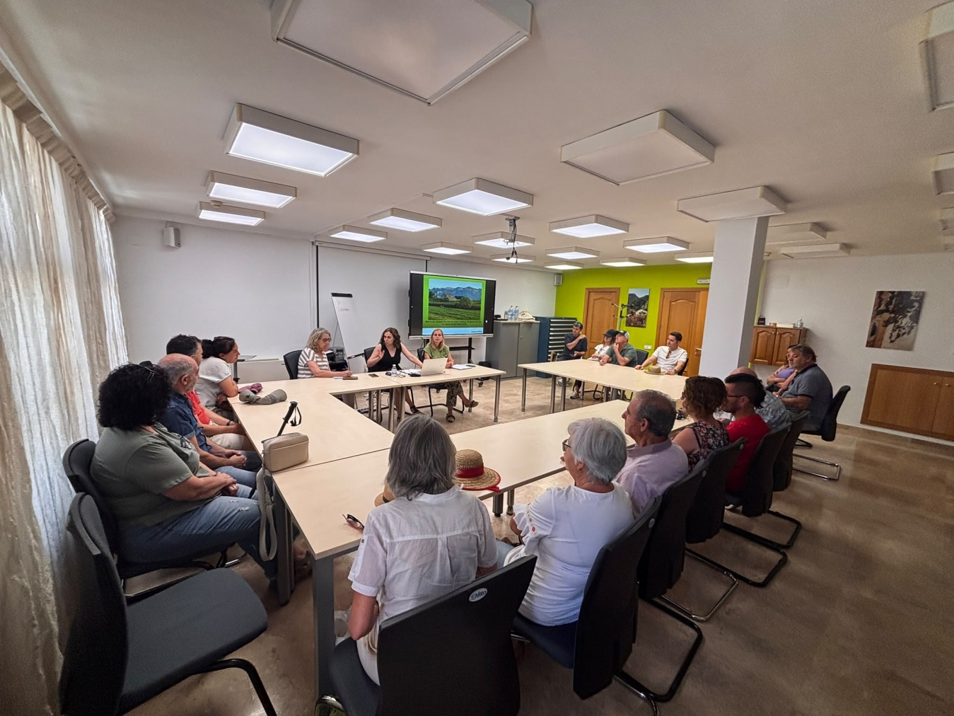 El Club de Producte Castelló Ruta de Sabor reforça el seu model de gestió i bones pràctiques amb un viatge de benchmarking a la comarca del Matarranya