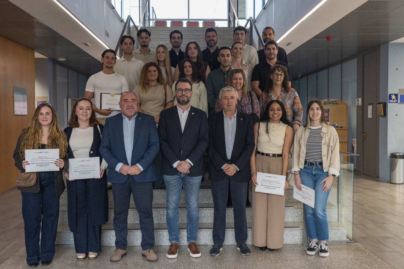 El Máster de Formación Permanente en Tecnología Cerámica de la UJI entrega sus premios de excelencia, diplomas y becas